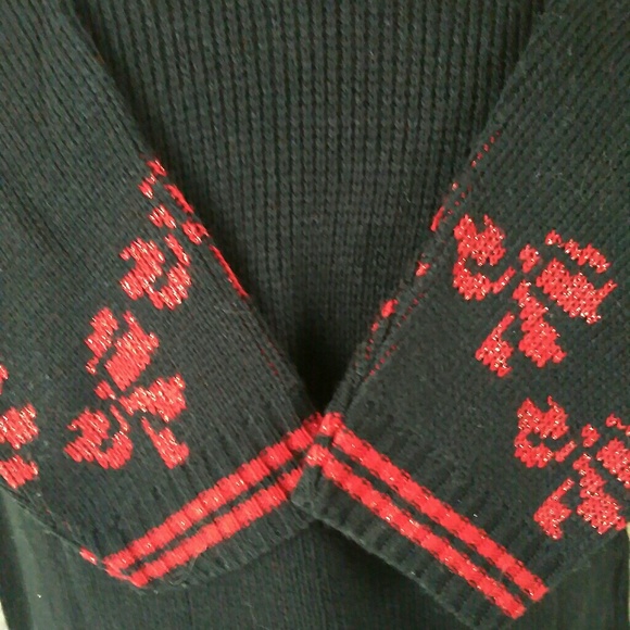 Vintage Christmas Sweater - Picture 6 of 9